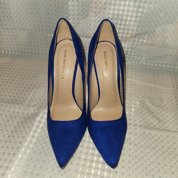Beautiful Royal Blue Sued 4in High Heel From Shoe Republic Size 7.5 - Picture 1 of 7